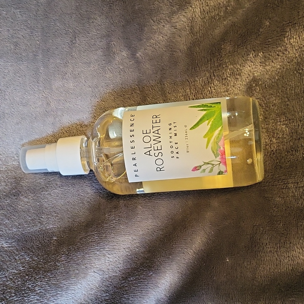 Pearlessence aloe rosewater Face Mist 8 fl oz